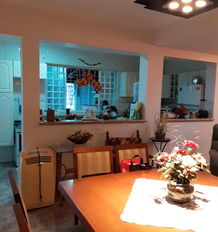 Casa à venda no Jardim Astúrias I: 8