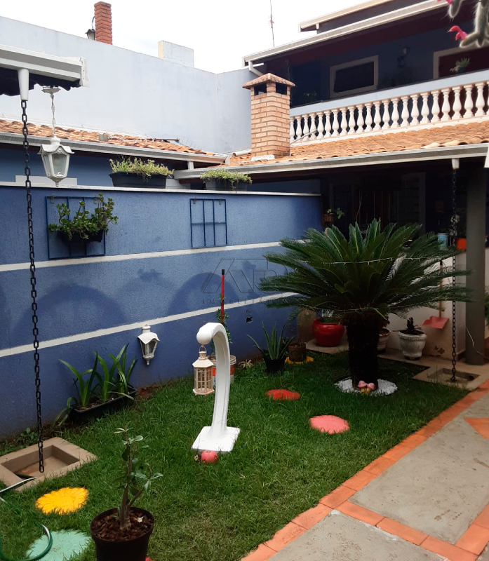 Casa à venda no Jardim Astúrias I: 2