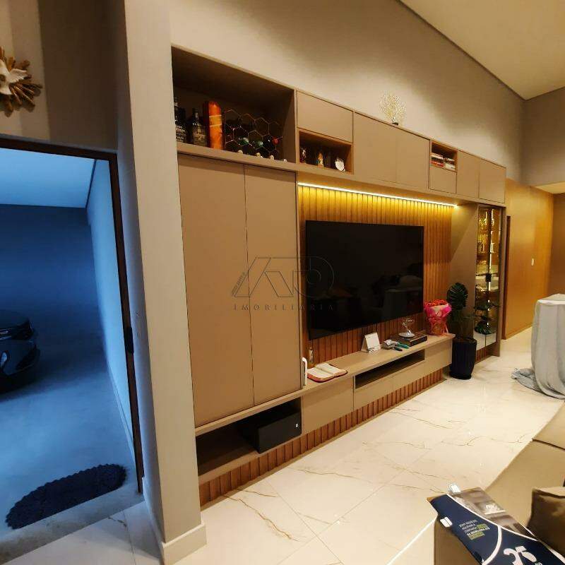 Casa em Condomínio à venda no Jardim Tomazela: 