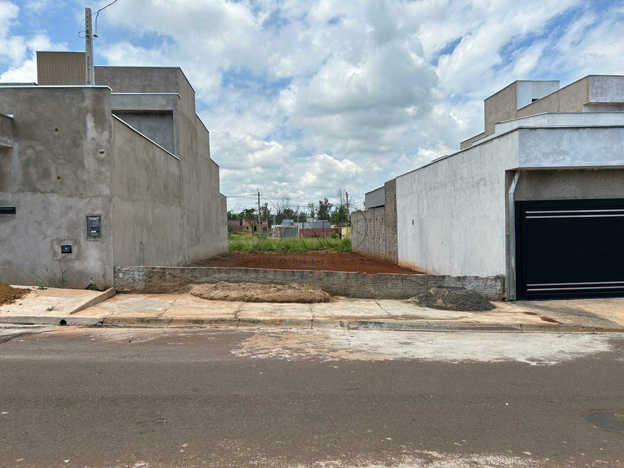 Terreno à venda no CAMPOS DO CONDE: 