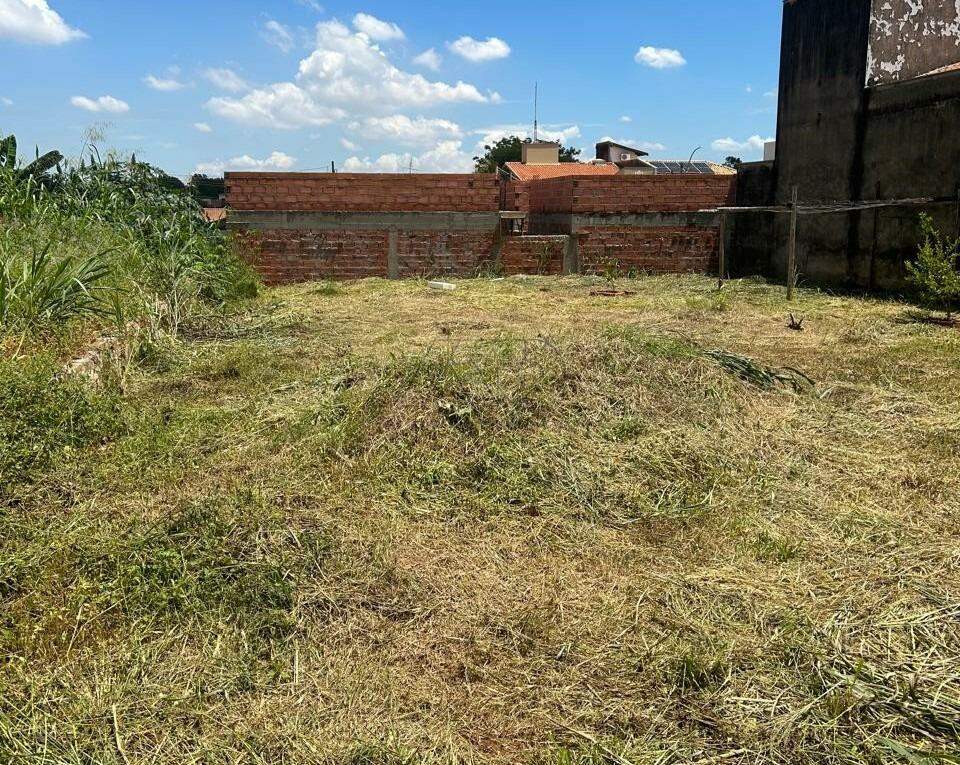 Terreno à venda no Jardim Abaeté: 