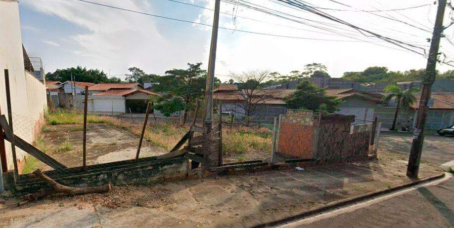 Terreno à venda no CASTELINHO: 