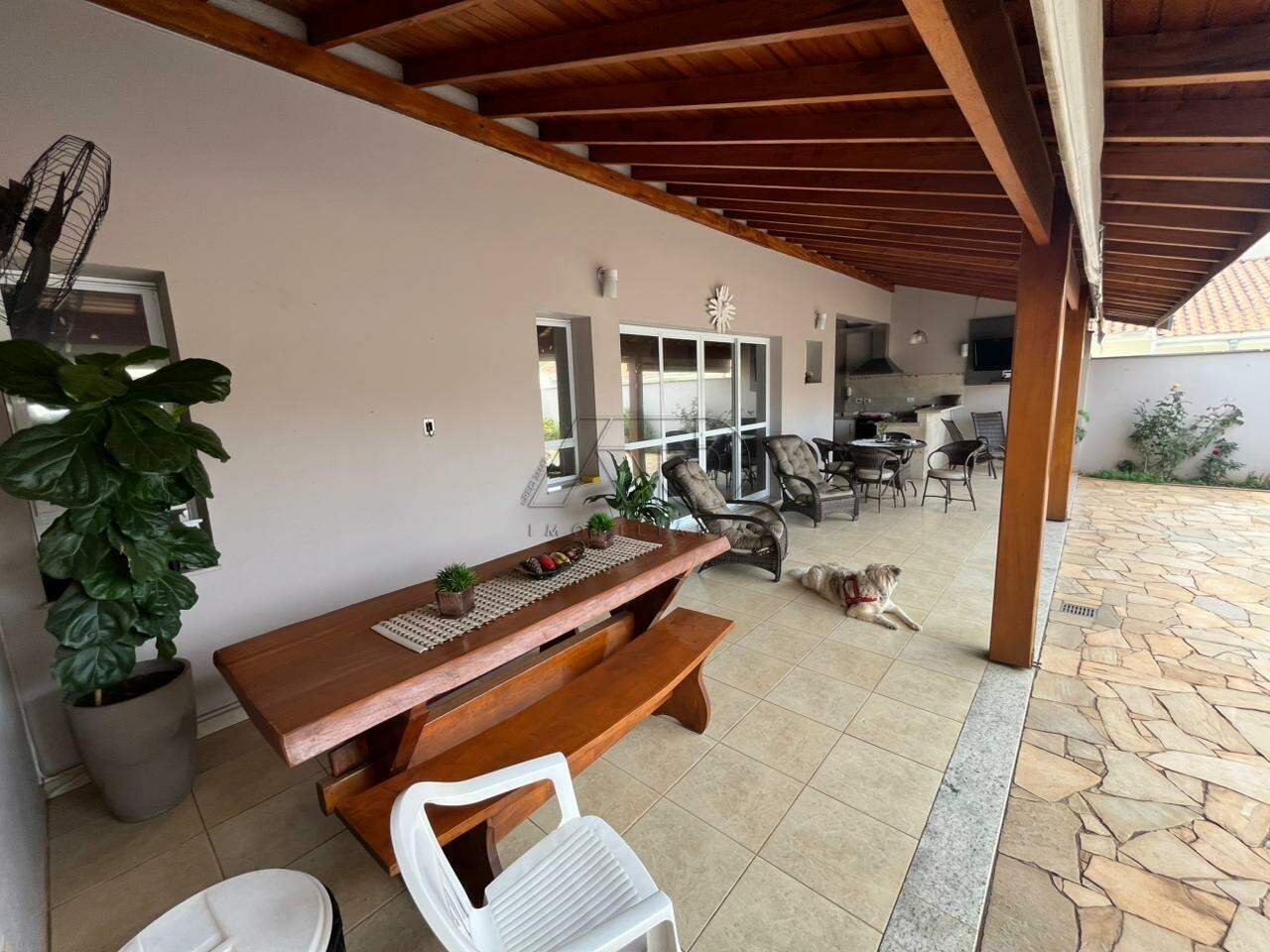 Casa em Condomínio à venda no Jardim Caxambu: 