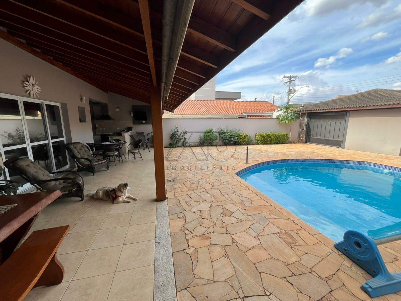 Casa em Condomínio à venda no Jardim Caxambu: 