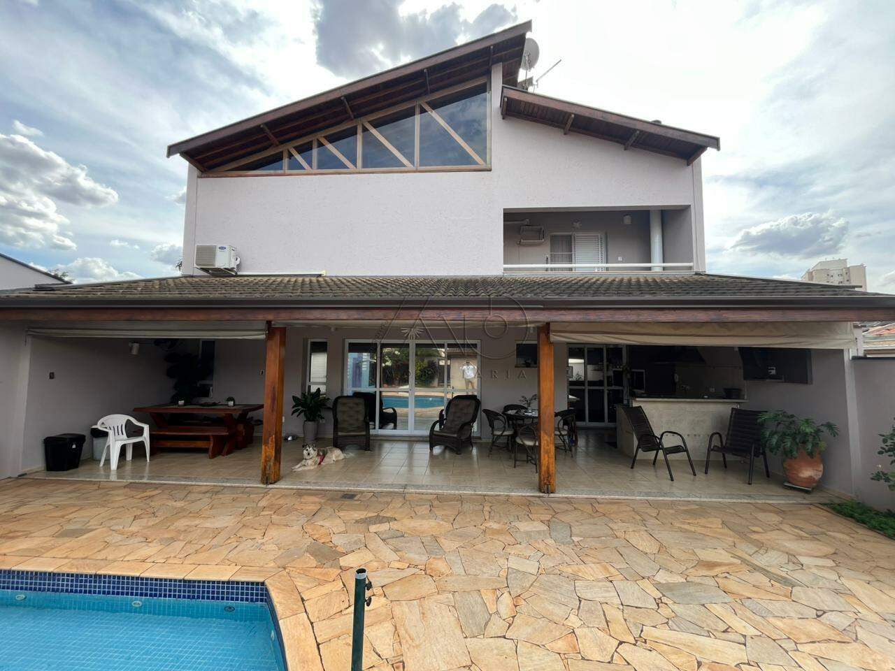 Casa em Condomínio à venda no Jardim Caxambu: 
