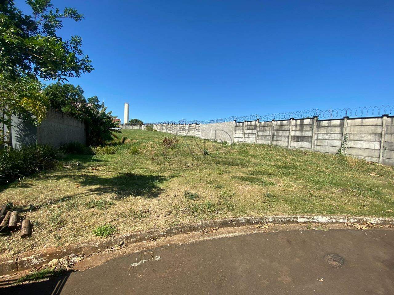 Terreno em Condomínio à venda no RES VITORIO CEZARINO: 