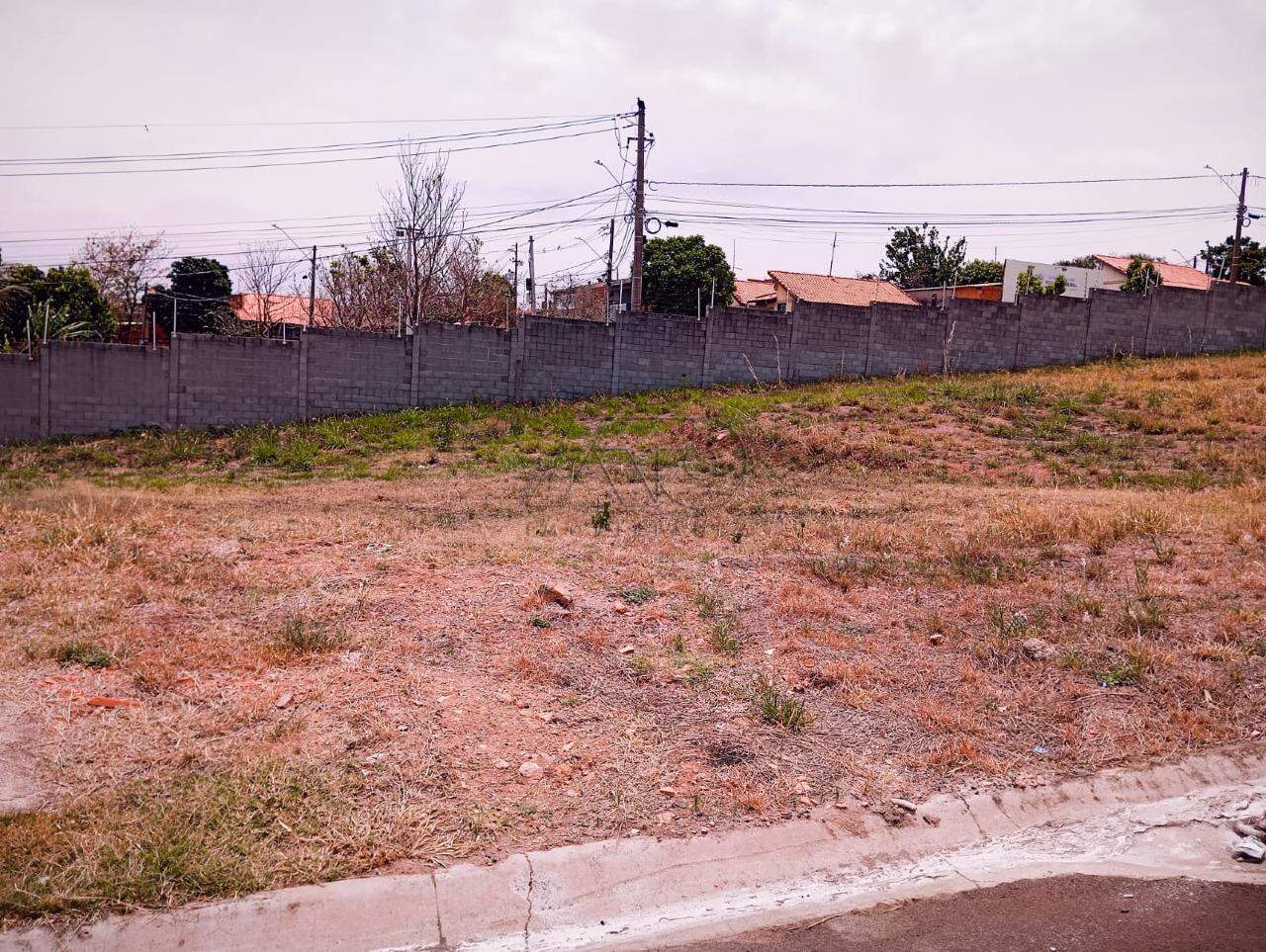 Terreno em Condomínio à venda no CAMPESTRE: 