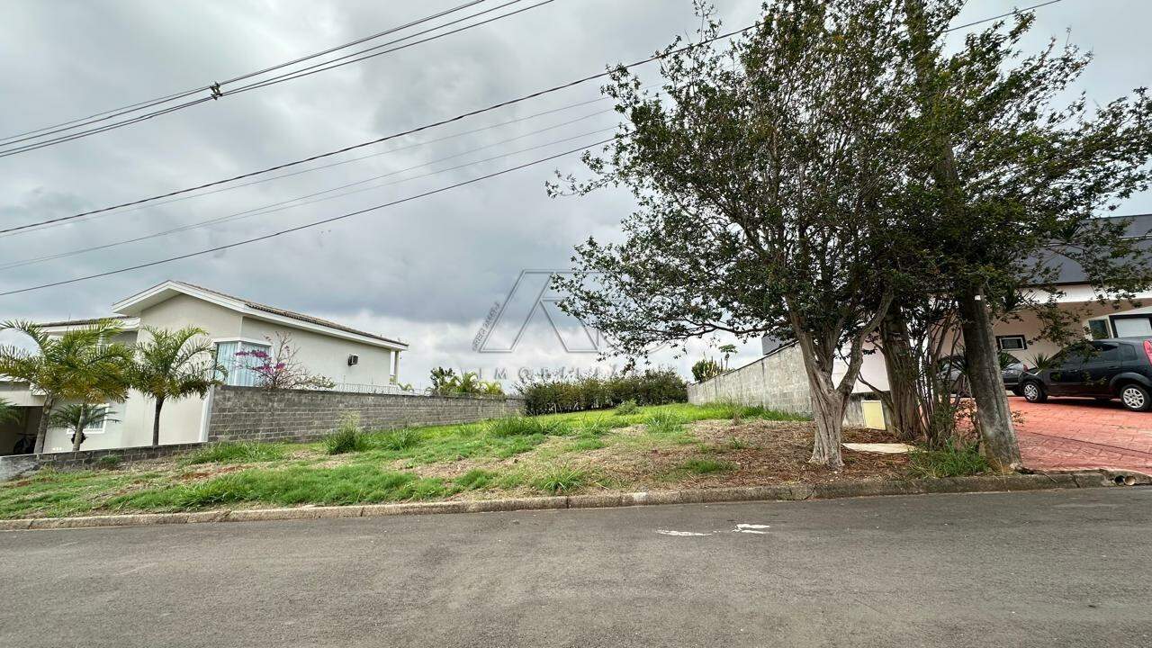 Terreno em Condomínio à venda no Recanto dos Universitários: 