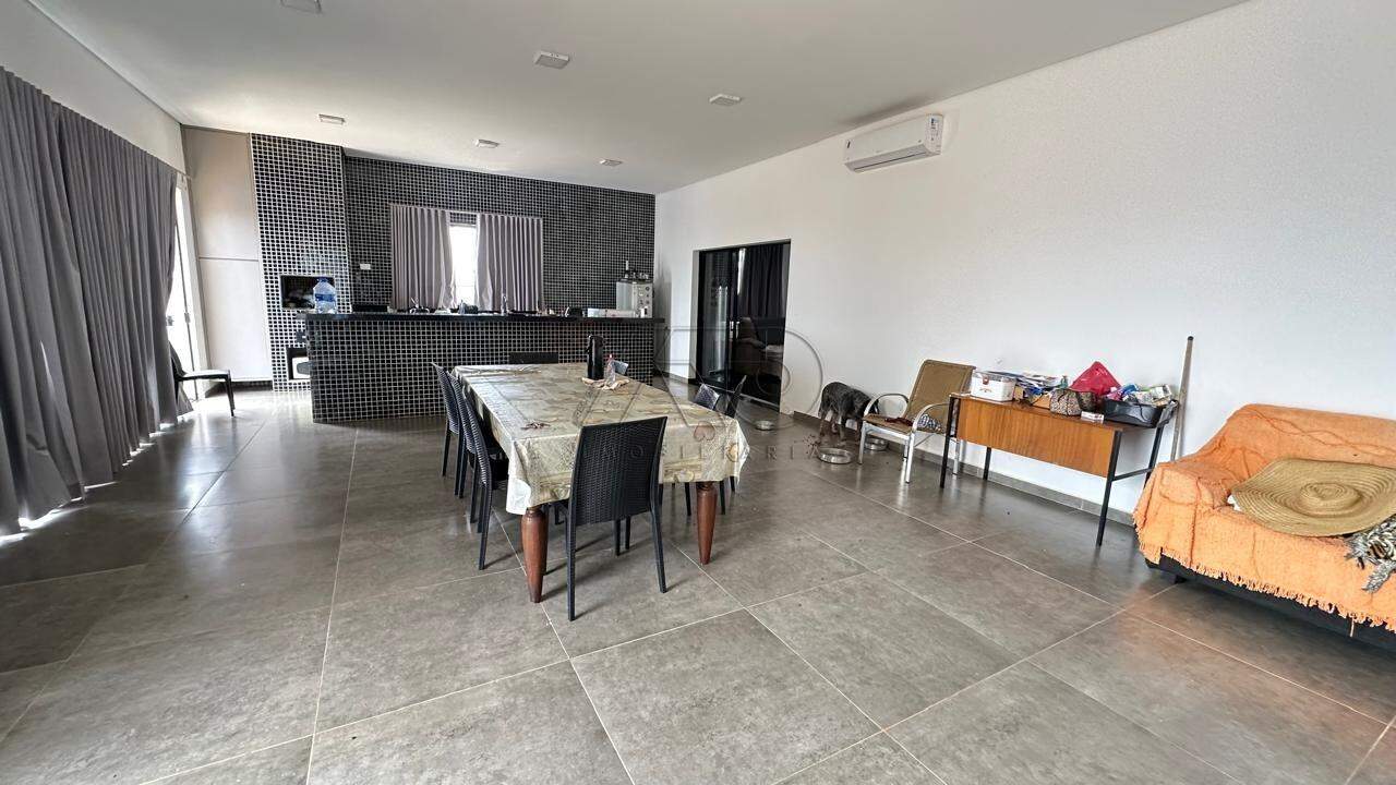 Casa em Condomínio à venda no Recanto dos Universitários: 