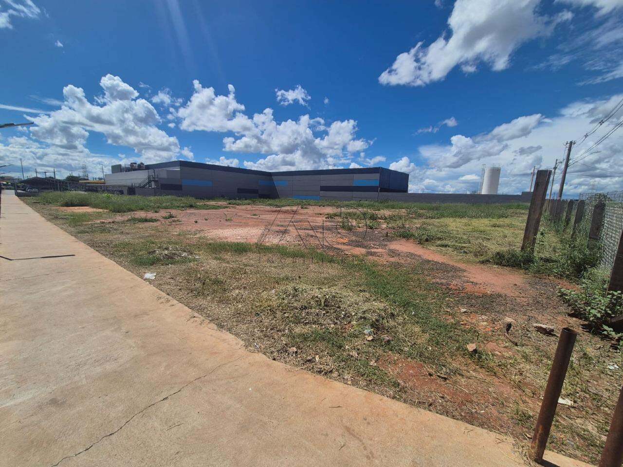 Terreno à venda no CARIOBA: 
