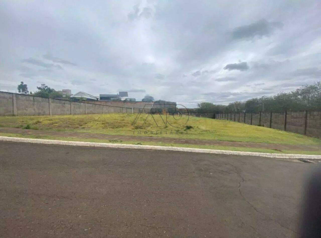 Terreno em Condomínio à venda no CAMPESTRE: 