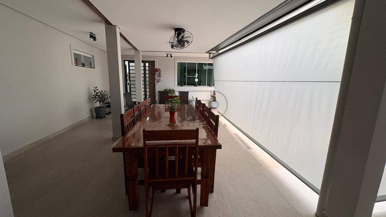 Casa à venda no Parque Santa Cecília: 