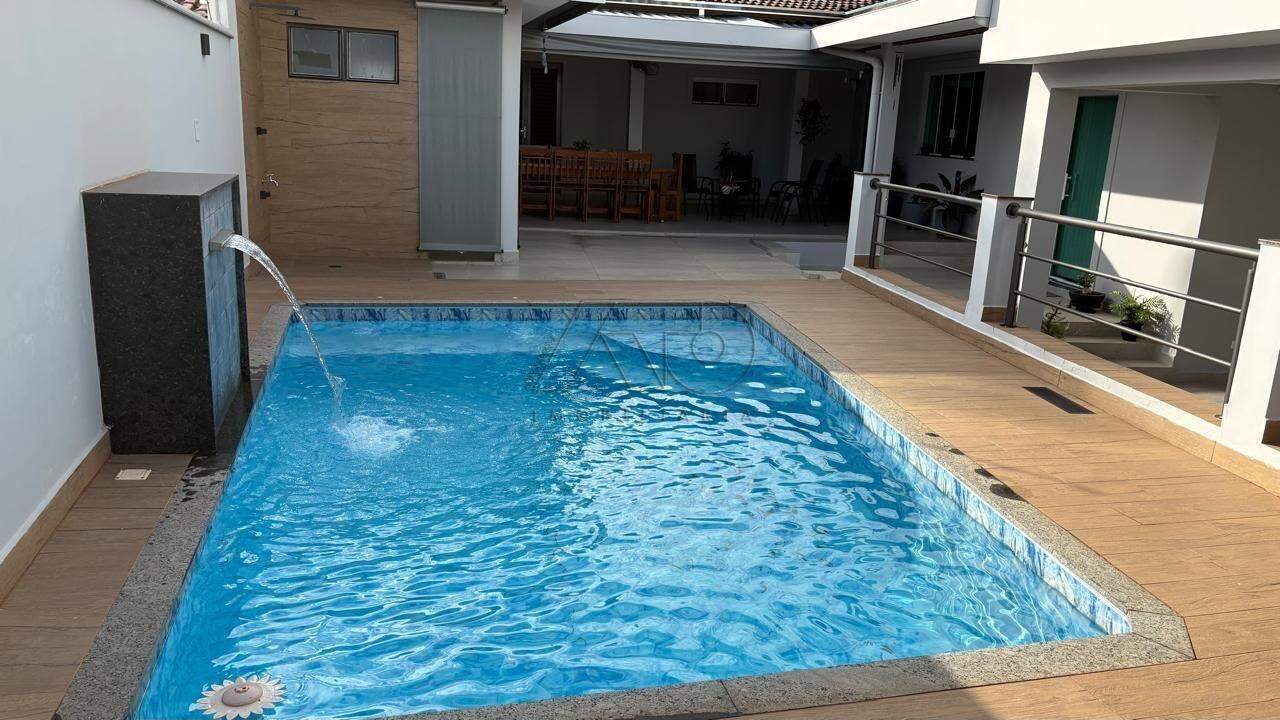 Casa à venda no Parque Santa Cecília: 