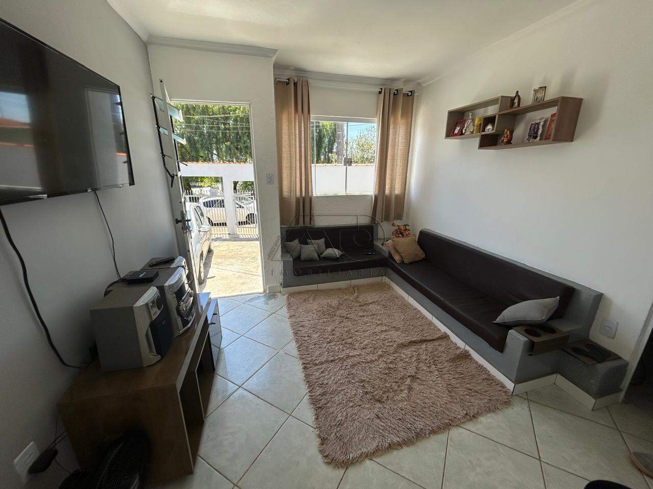 Casa à venda no CECAP: 