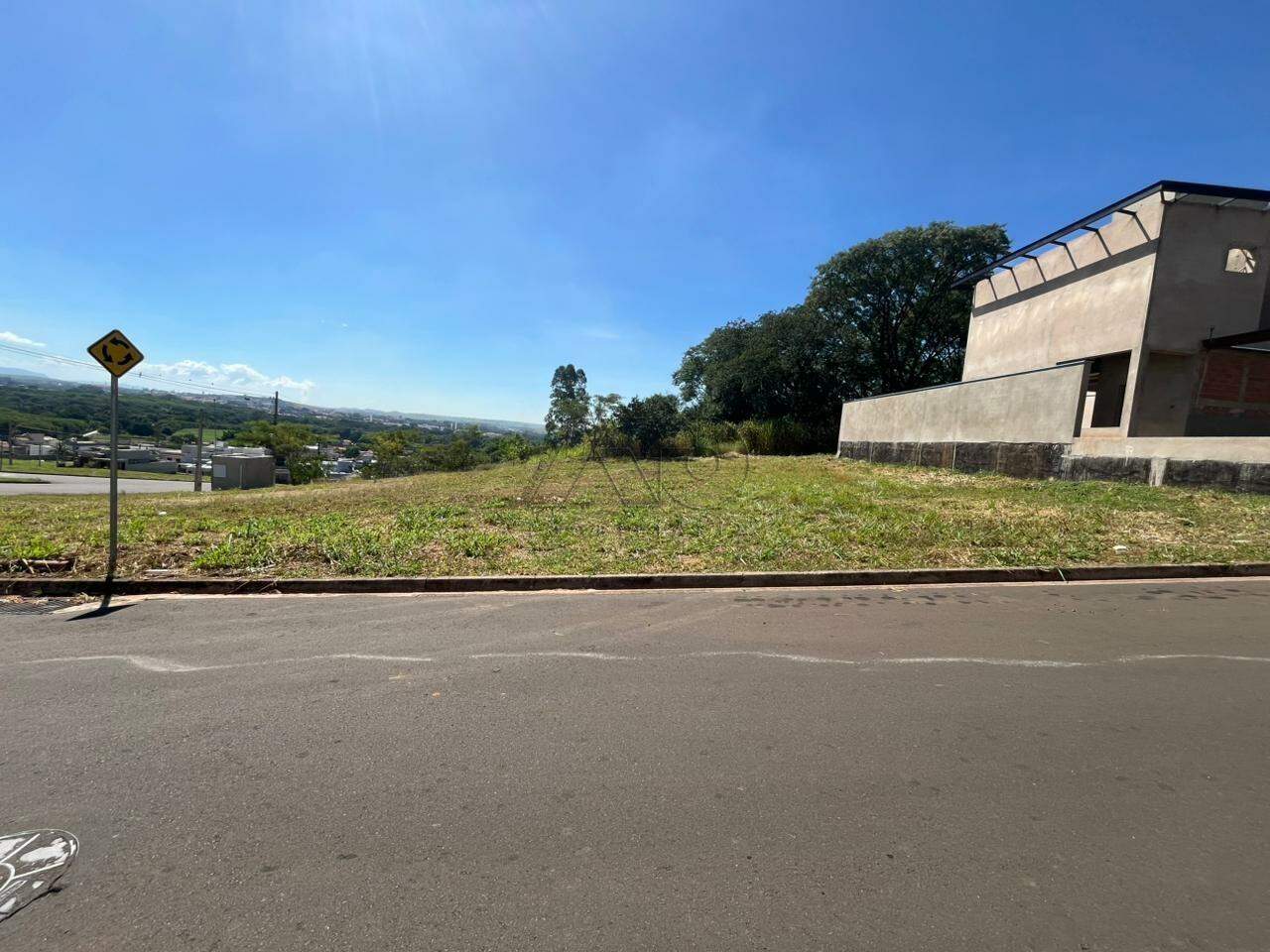 Terreno em Condomínio à venda no BONGUE: 