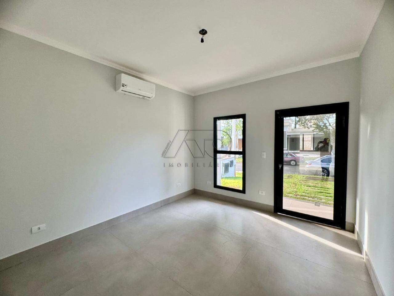 Casa em Condomínio à venda no SANTA ROSA: 