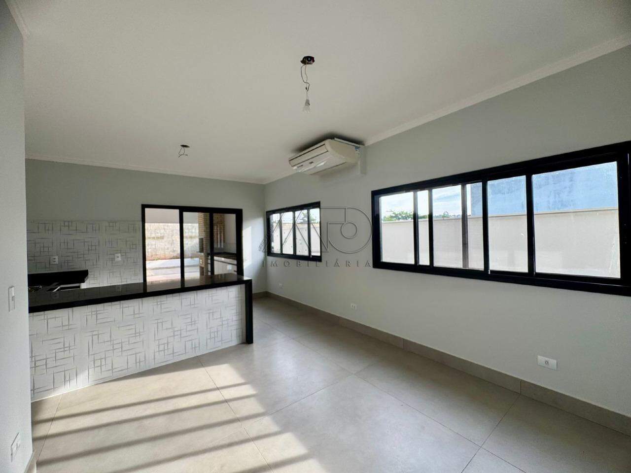 Casa em Condomínio à venda no SANTA ROSA: 
