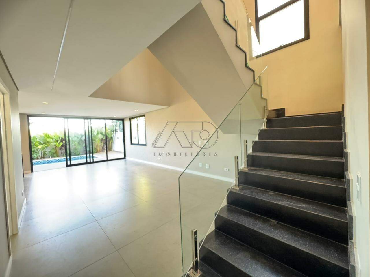 Casa em Condomínio à venda no SANTA ROSA: 