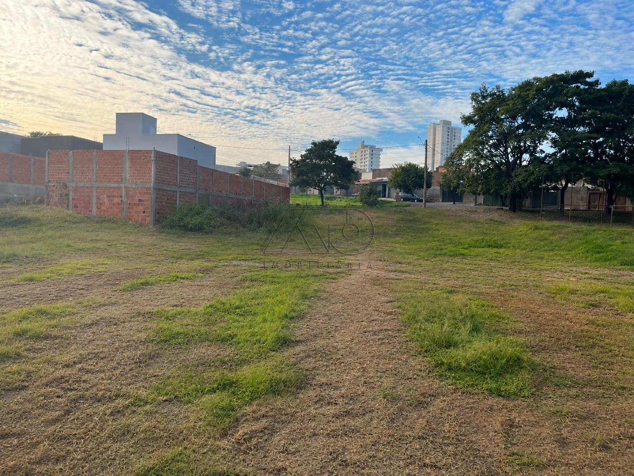 Terreno à venda no Jardim Ibirapuera: 