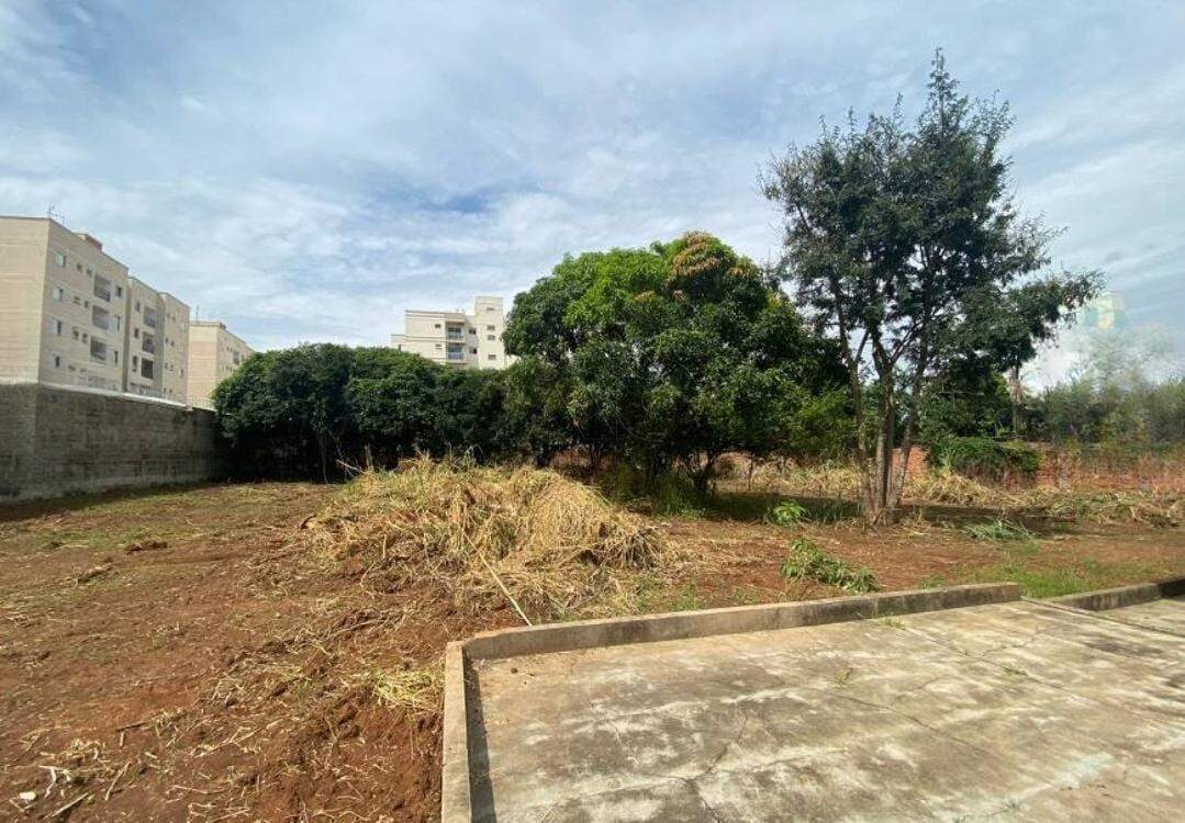 Área à venda no Glebas Califórnia: 