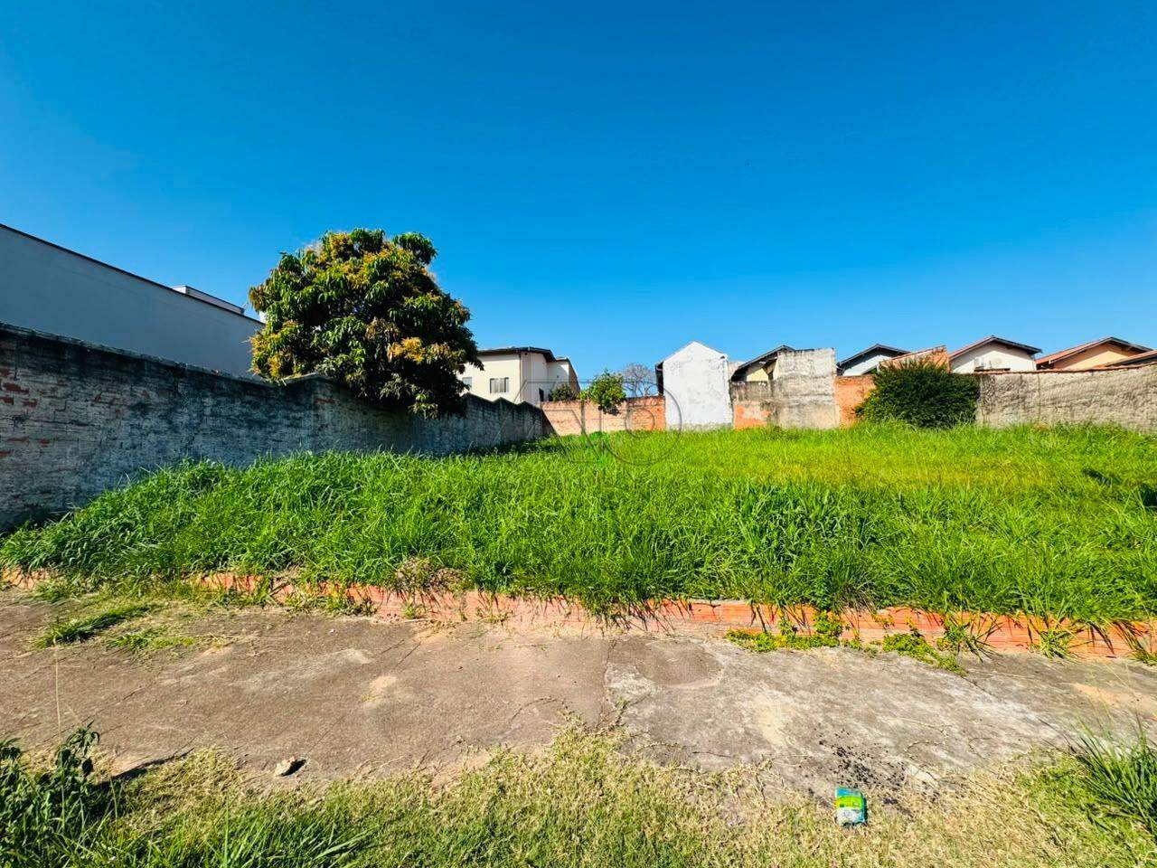 Terreno à venda no Santa Rosa Ipês: 
