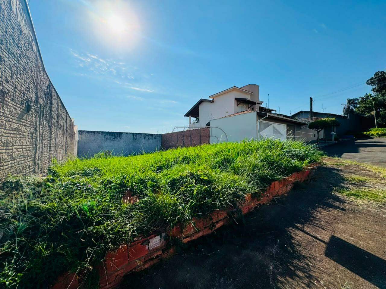 Terreno à venda no Santa Rosa Ipês: 
