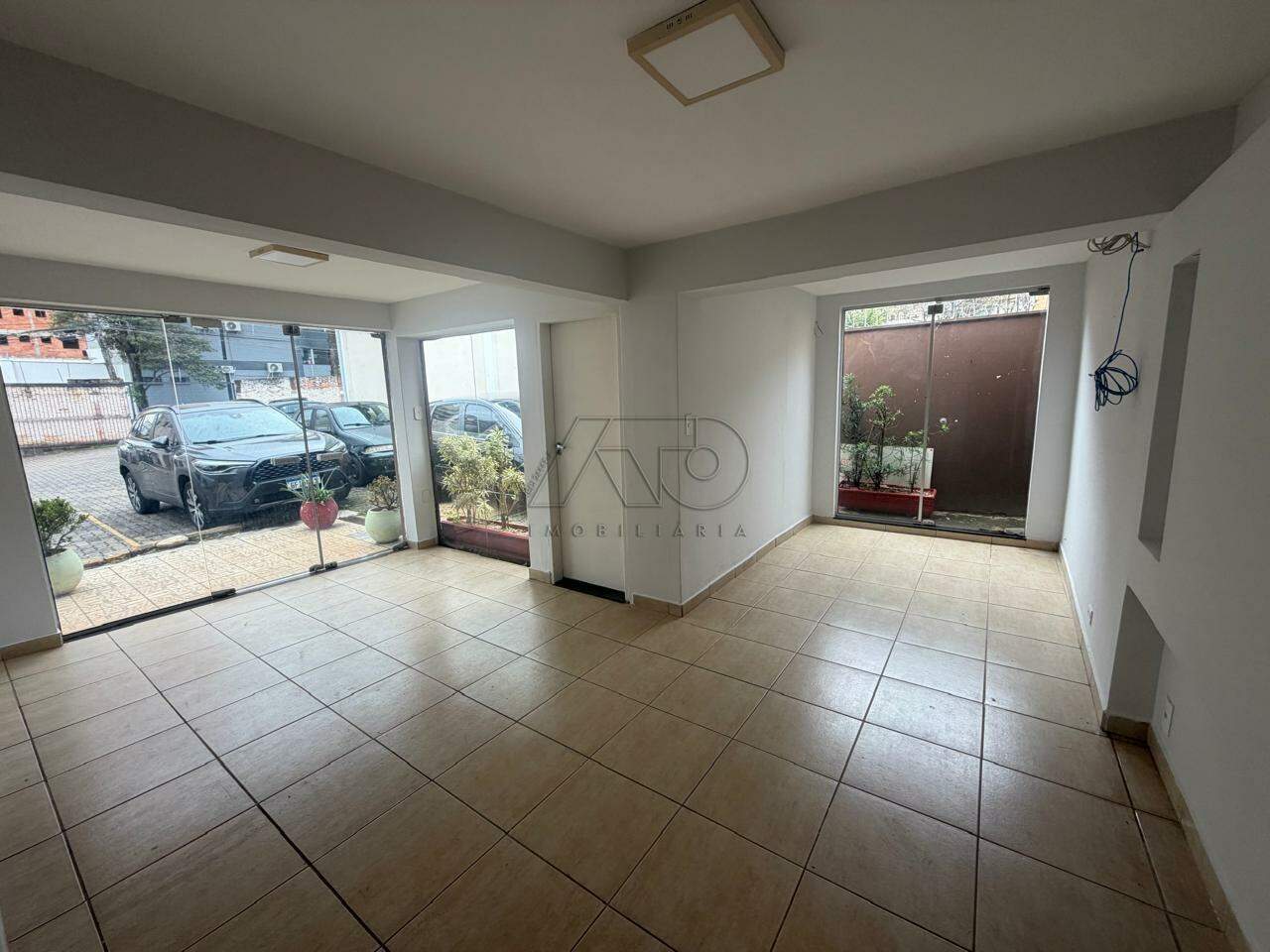 Sala para aluguel no ALTO: 