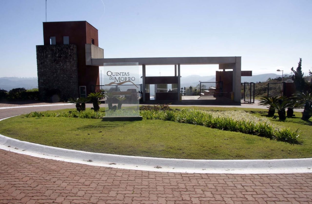 Terreno / Área à venda no Quintas Do Morro: 
