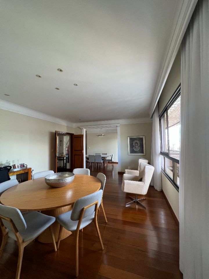 Apartamento à venda no Lourdes: 