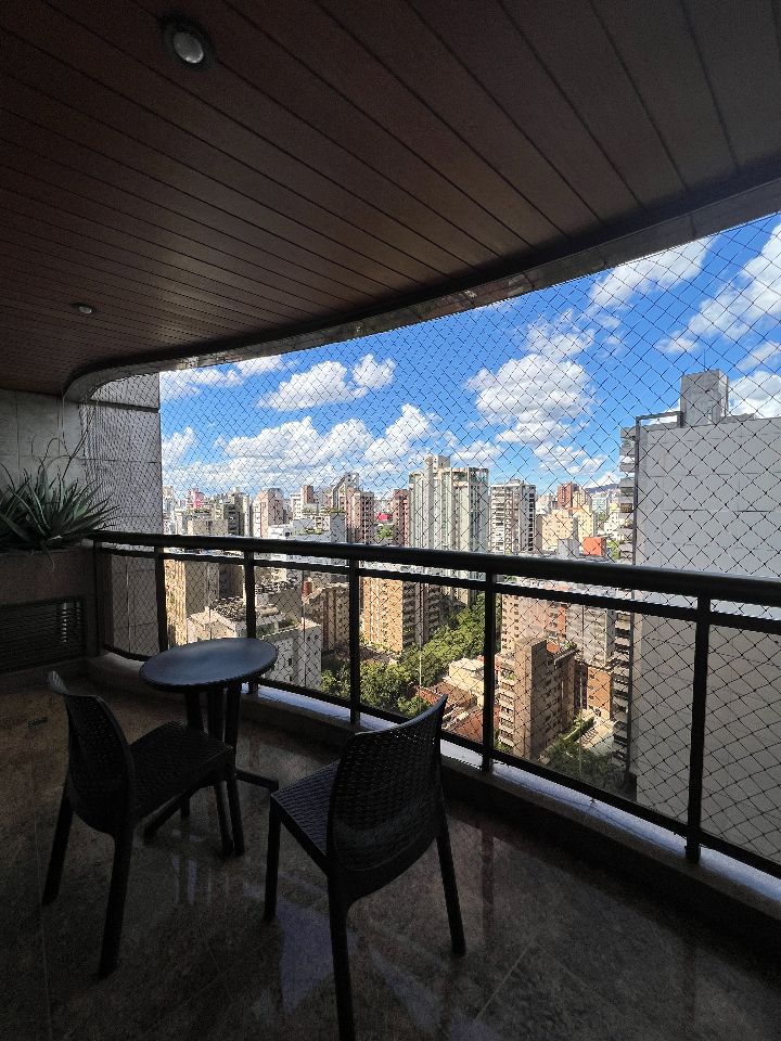 Apartamento à venda no Lourdes: 