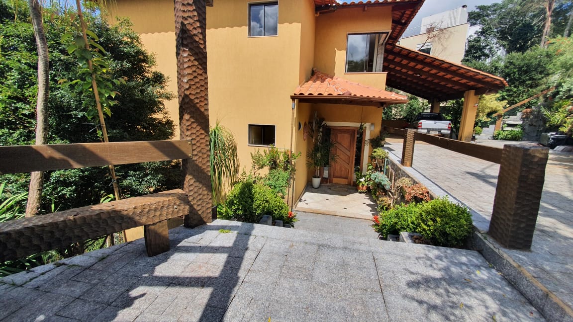 Casa em condomínio à venda no Estancia Serrana: 