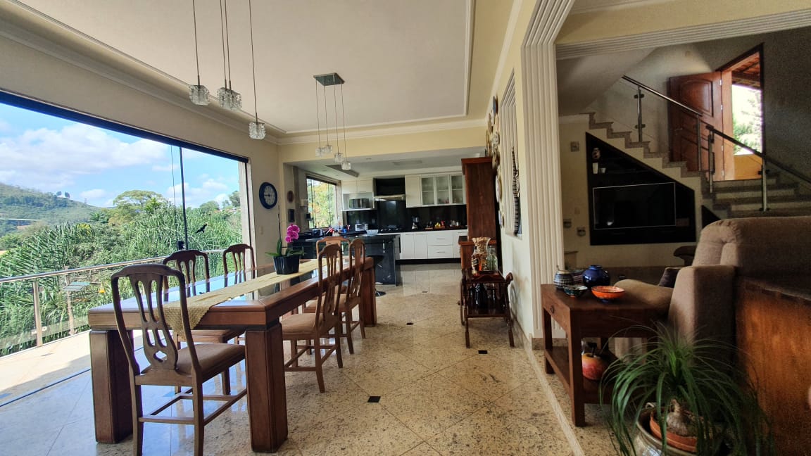 Casa em condomínio à venda no Estancia Serrana: 