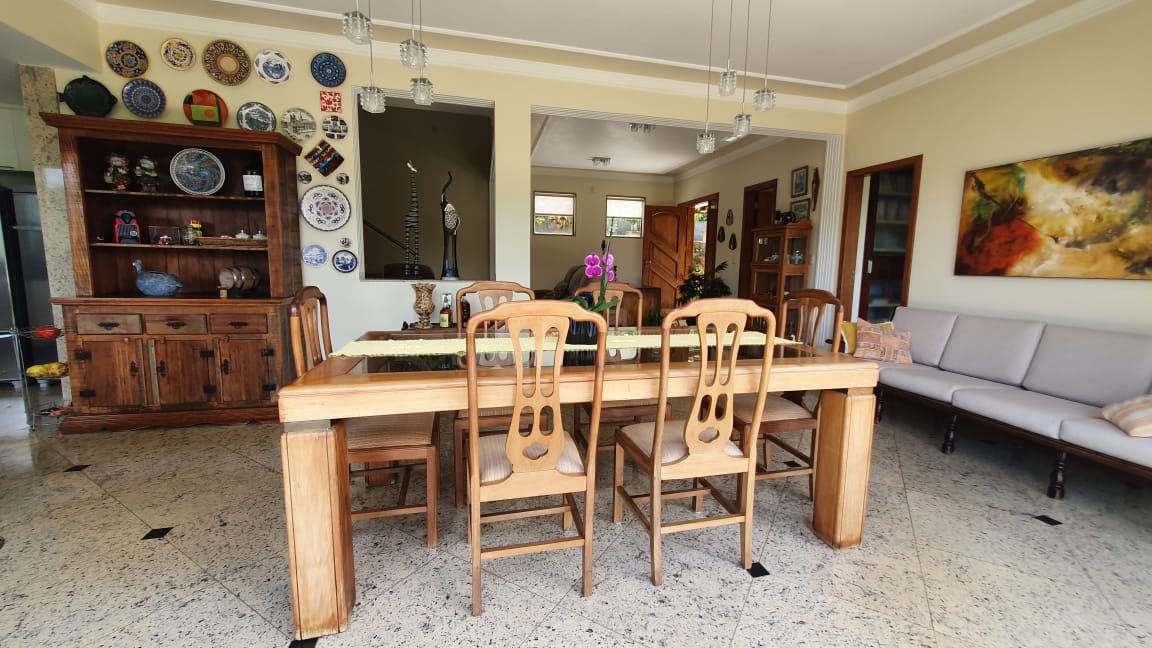 Casa em condomínio à venda no Estancia Serrana: 