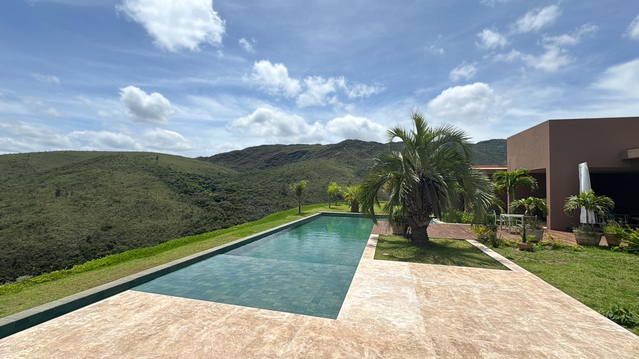 Casa em condomínio à venda no Quintas Do Morro: 