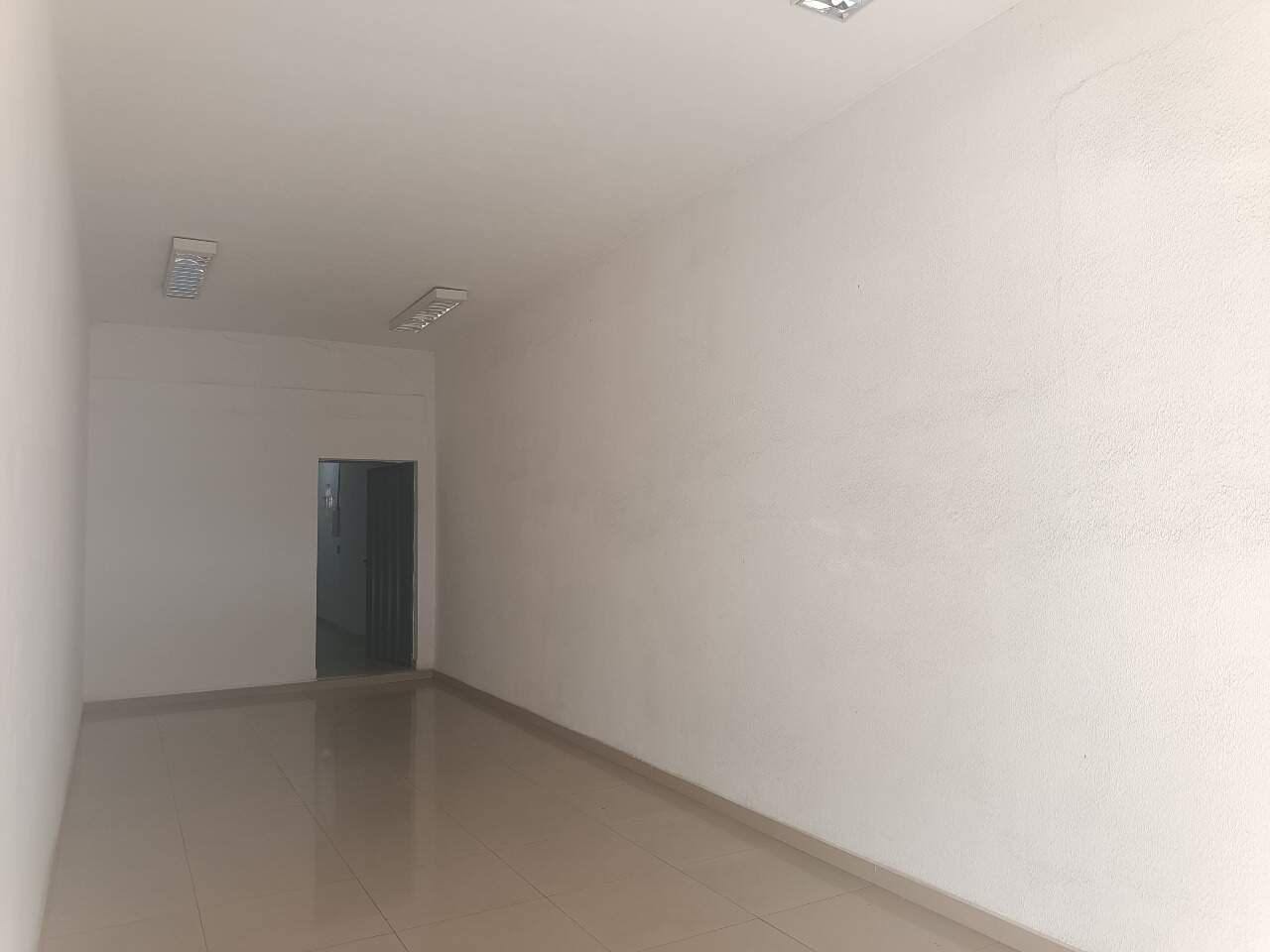 Sala Comercial para aluguel no Vila Vitória II: 