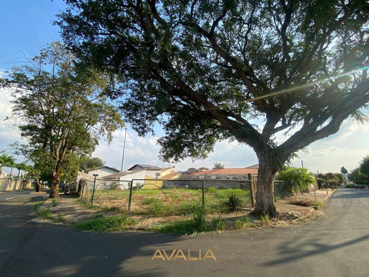 Lote à venda no Chácara Areal: 