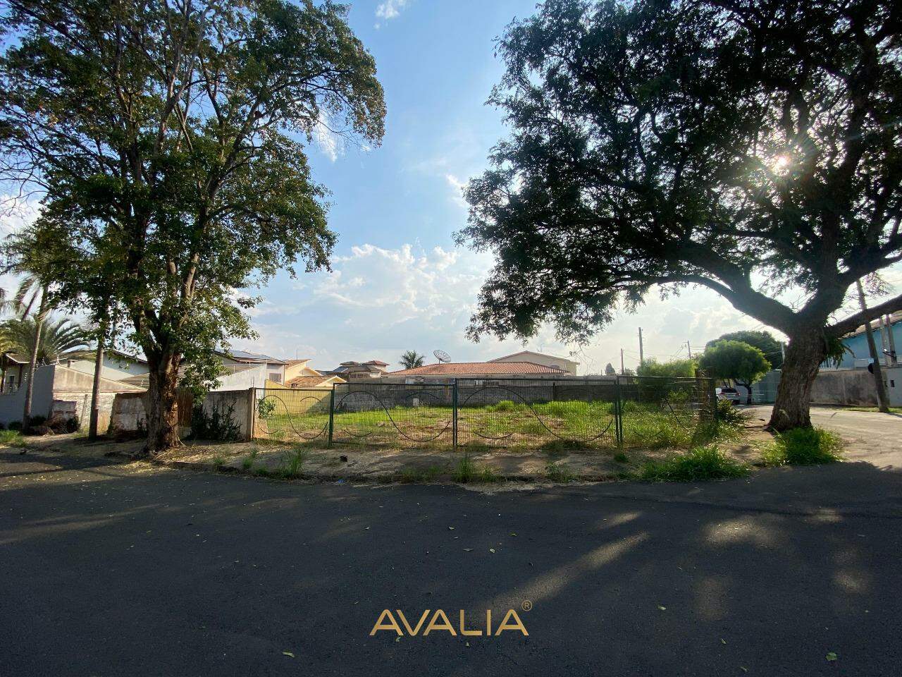 Lote à venda no Chácara Areal: 