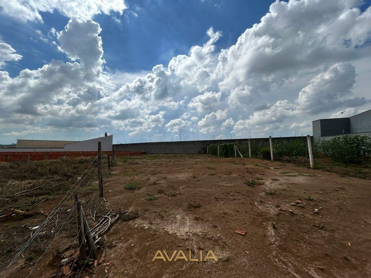 Lote para aluguel no Jardim Residencial Nova Veneza: 