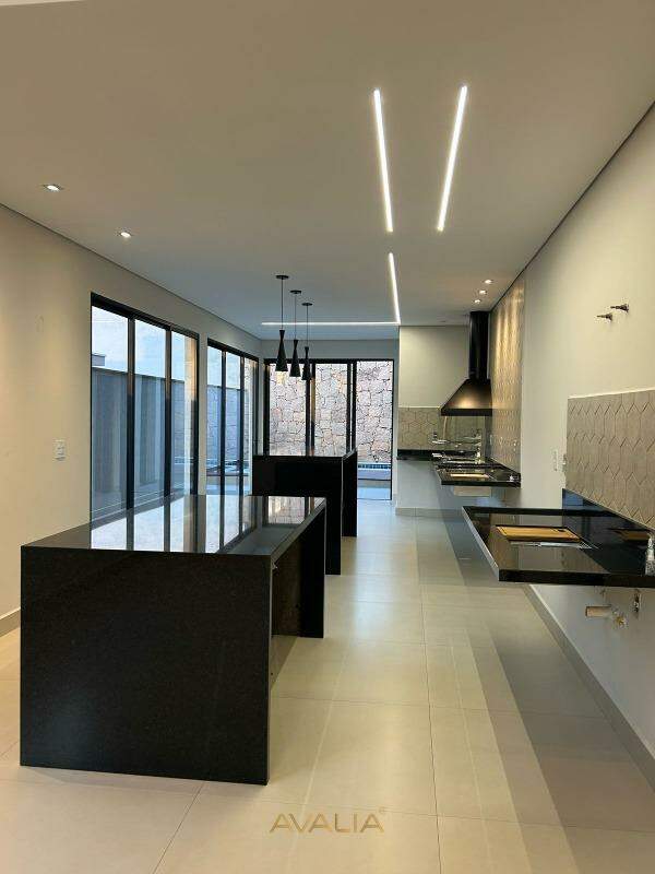 Casa em condomínio à venda no Condomínio Terra Magna: 