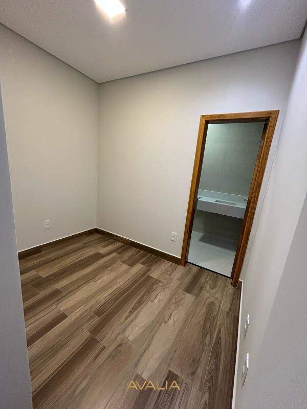 Casa em condomínio à venda no Condomínio Terra Magna: 