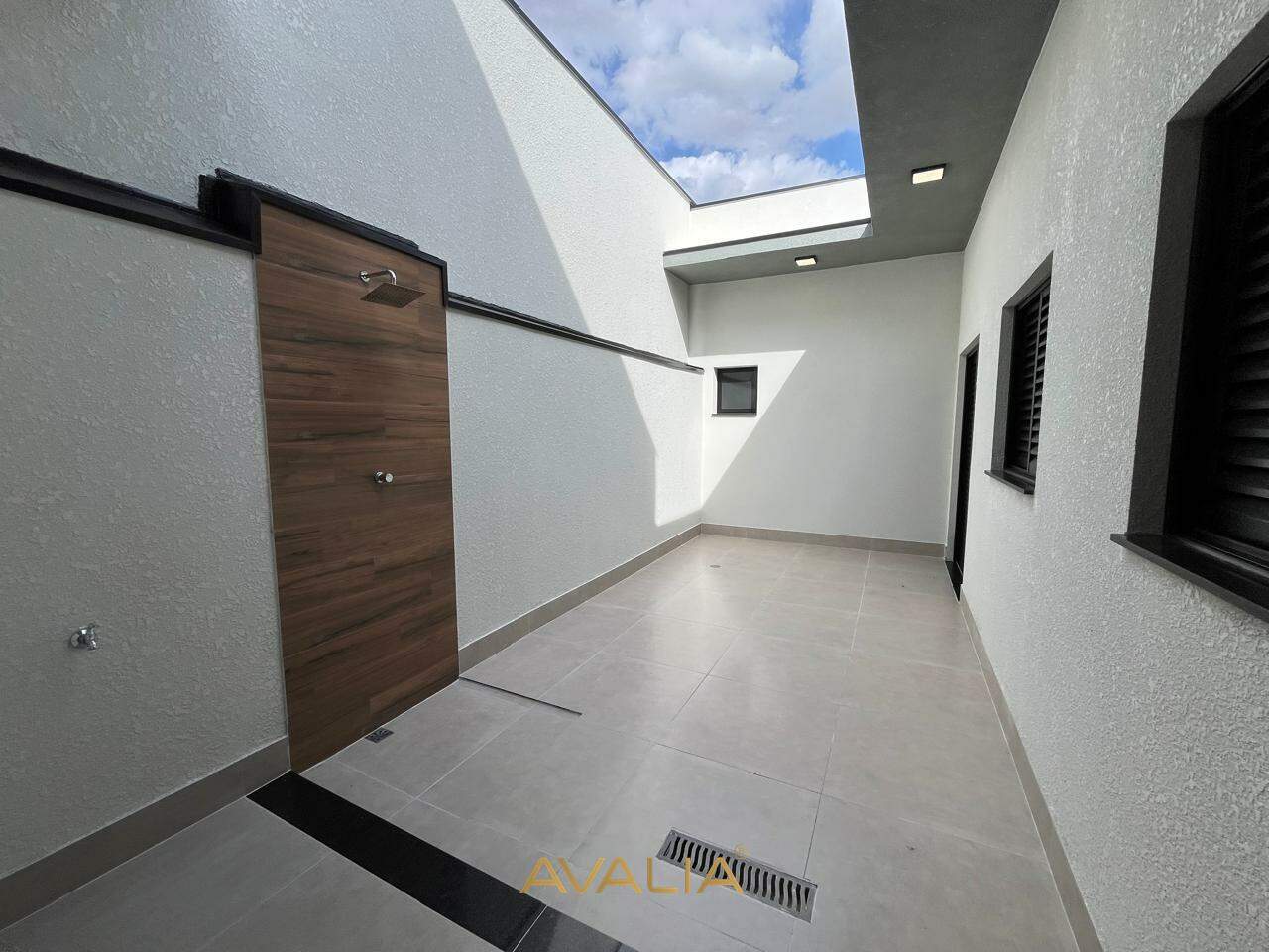 Casa em condomínio à venda no Jardins do Império: 