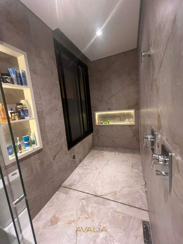 Casa em condomínio à venda no Jardim Laguna: 