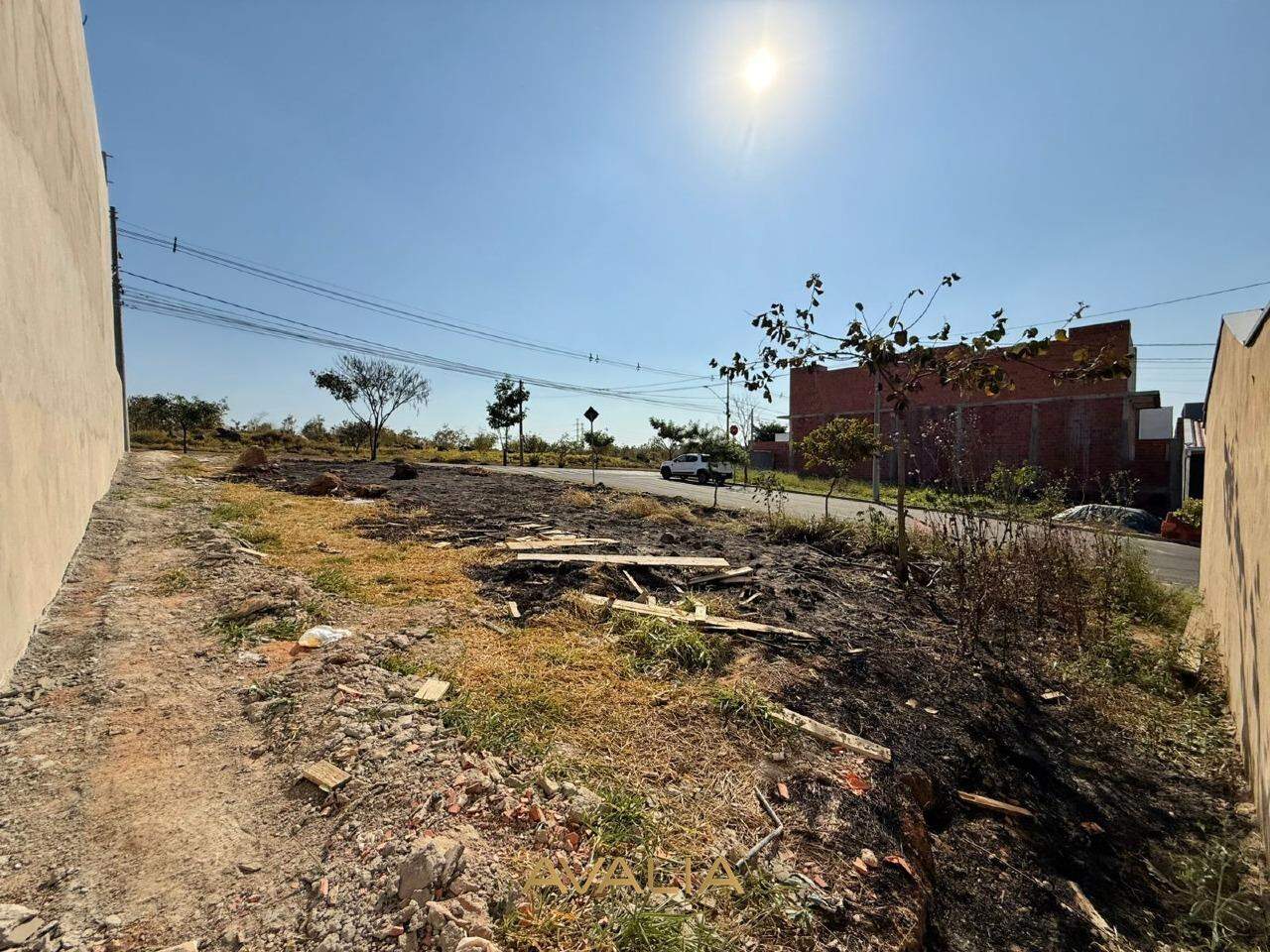 Lote à venda no Jardim Guarujá: 