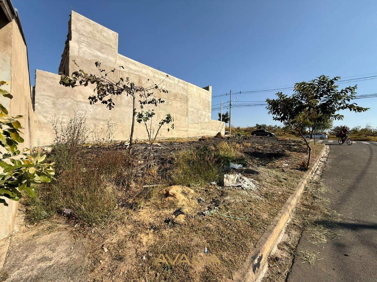 Lote à venda no Jardim Guarujá: 
