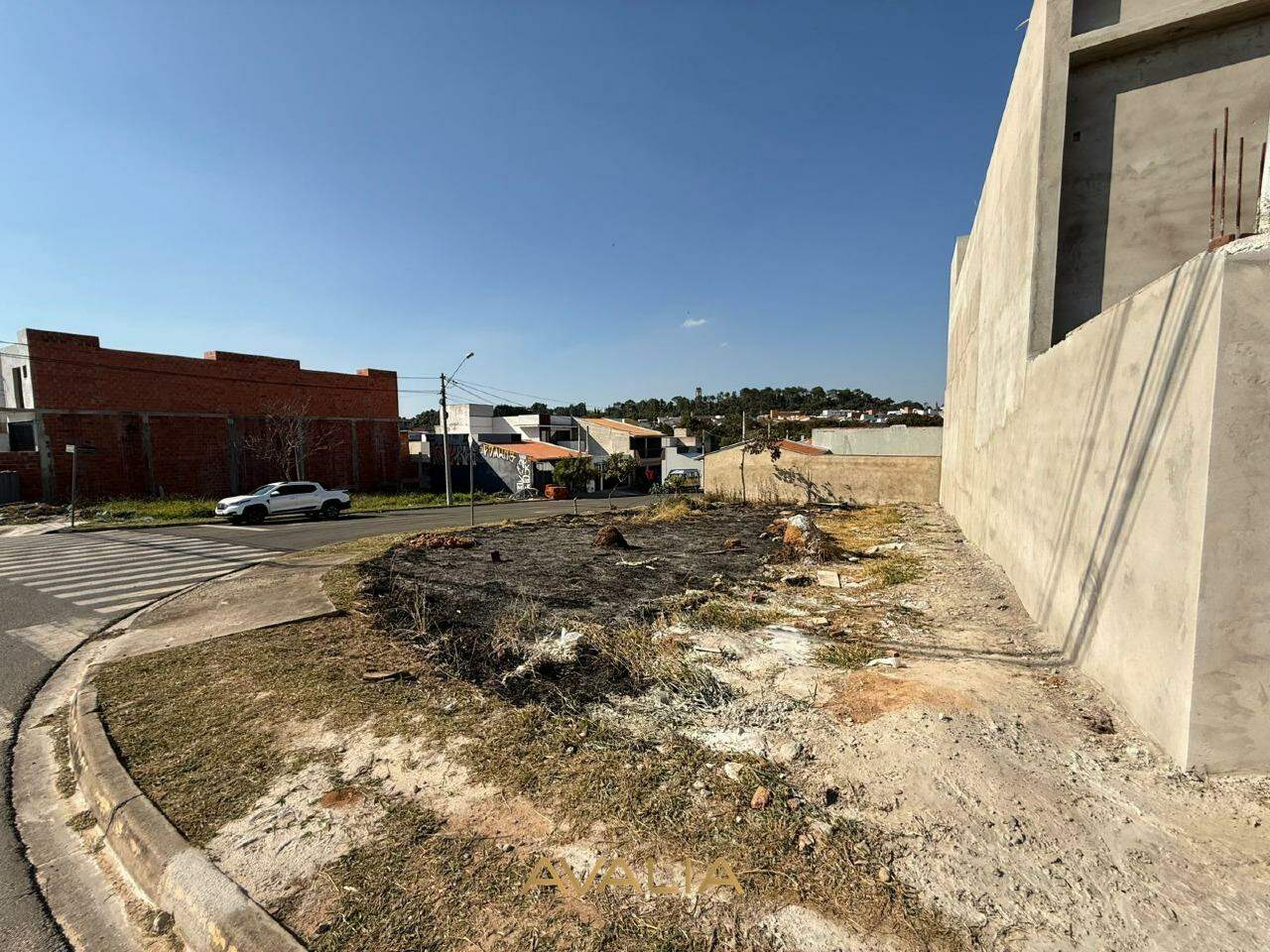 Lote à venda no Jardim Guarujá: 