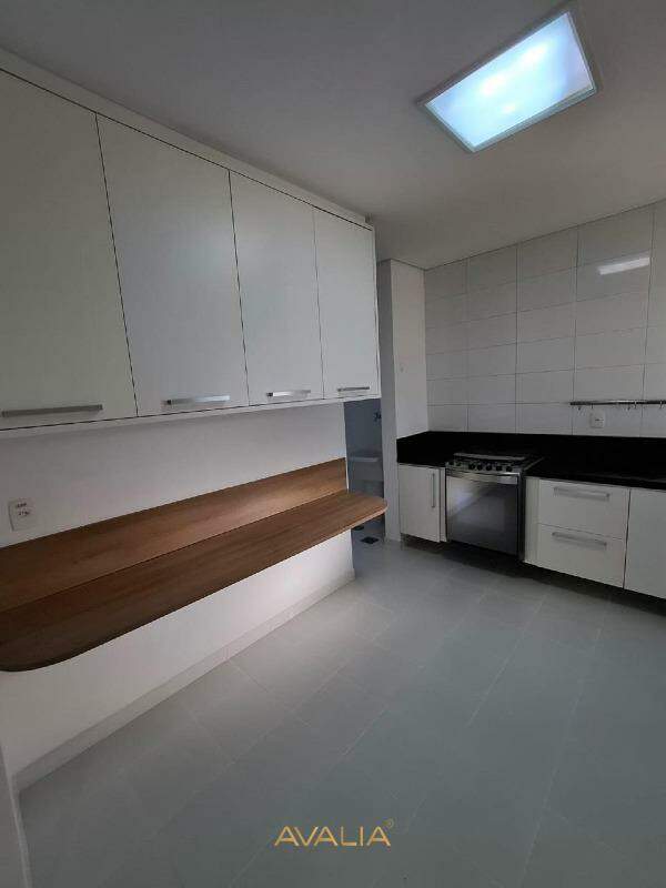 Casa em condomínio à venda no Chácara Belvedere: 