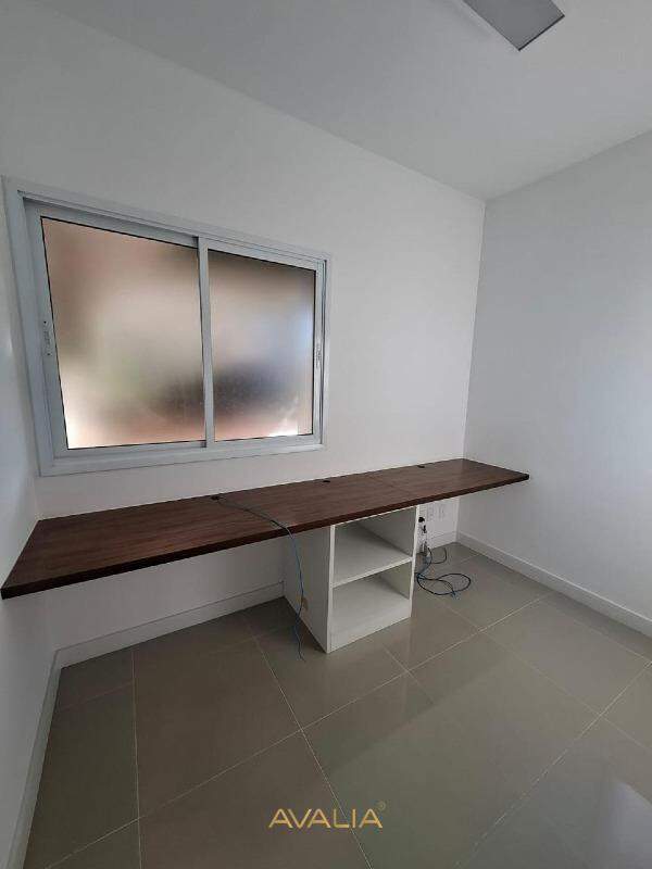 Casa em condomínio à venda no Chácara Belvedere: 