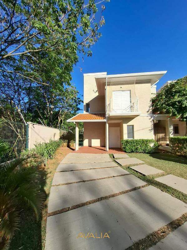 Casa em condomínio à venda no Chácara Belvedere: 