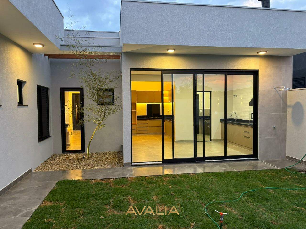 Casa à venda no Jardim Laguna: 