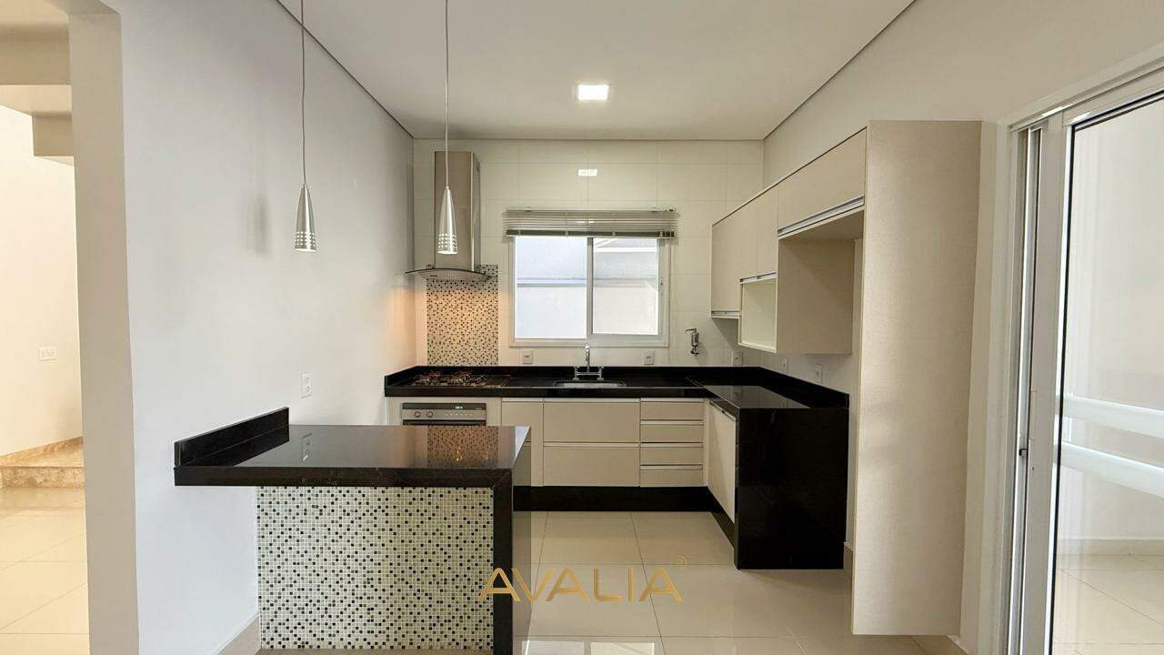 Casa em condomínio para aluguel no Jardim Residencial Dona Lucilla: 